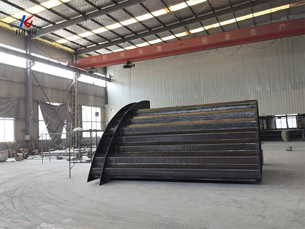 为什么腐蚀性工况首选玻璃钢阳极管